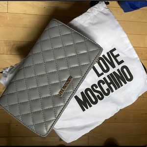 LOVE Moschino quilted purse with chain strap.